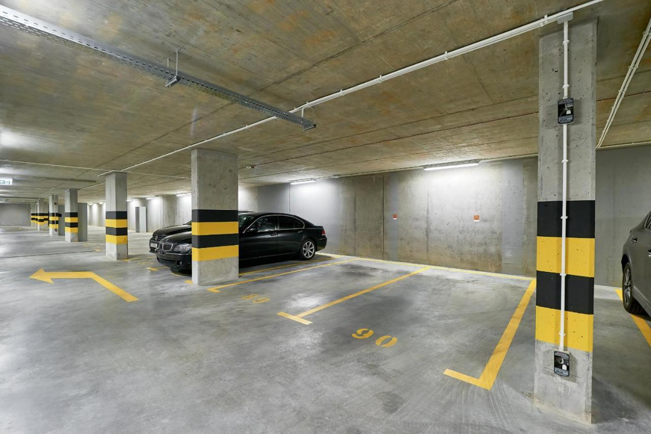 Exclusive Apartments Gwiazdzista With Free Garage Wroclaw By Noclegi Renters エクステリア 写真