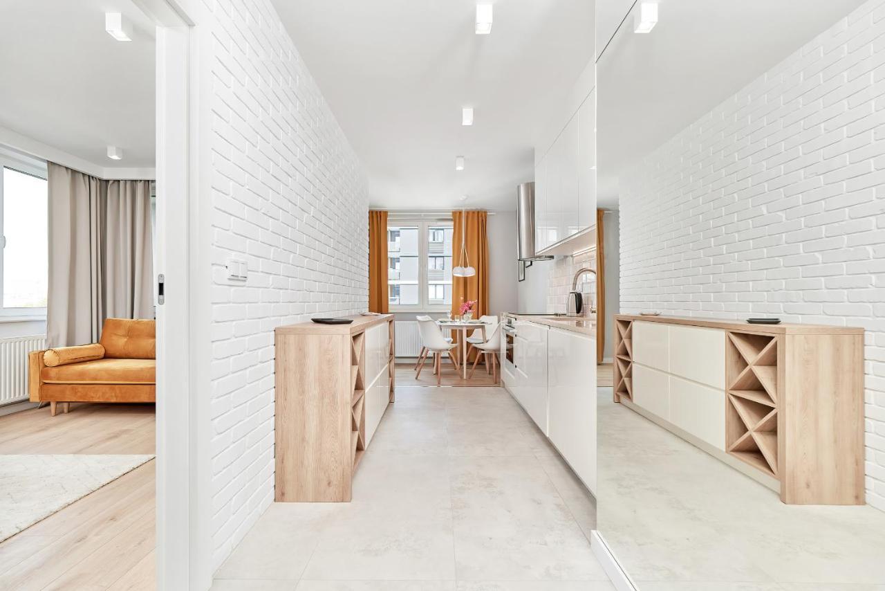 Exclusive Apartments Gwiazdzista With Free Garage Wroclaw By Noclegi Renters エクステリア 写真