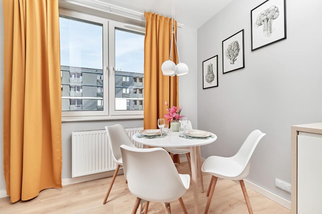 Exclusive Apartments Gwiazdzista With Free Garage Wroclaw By Noclegi Renters エクステリア 写真