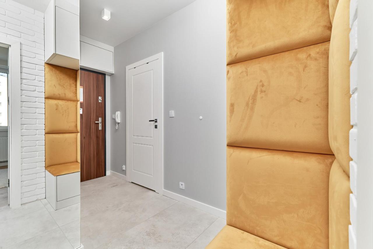 Exclusive Apartments Gwiazdzista With Free Garage Wroclaw By Noclegi Renters エクステリア 写真